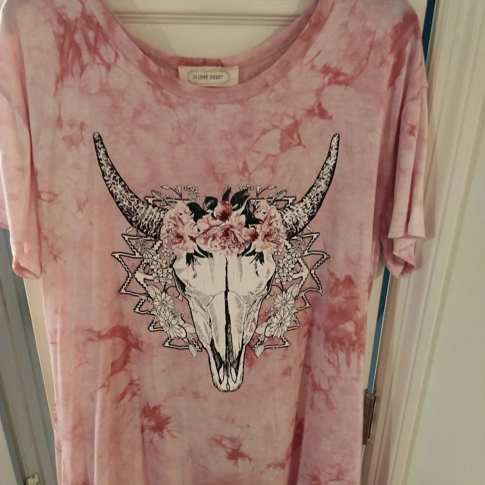 23 Love Street tee. NWT ♉💀